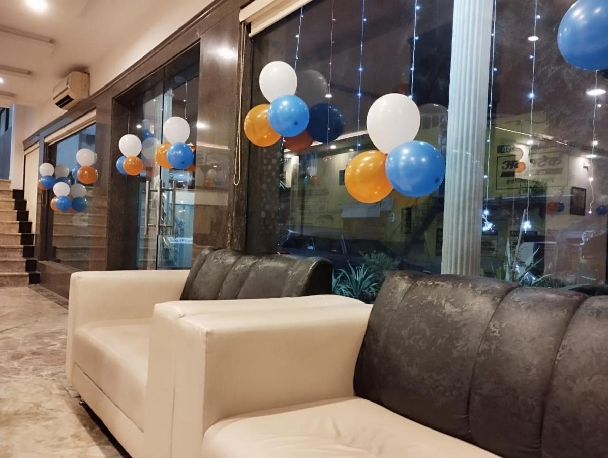 Hotel Tara Palace By Goyal Hoteliers Агра Екстериор снимка