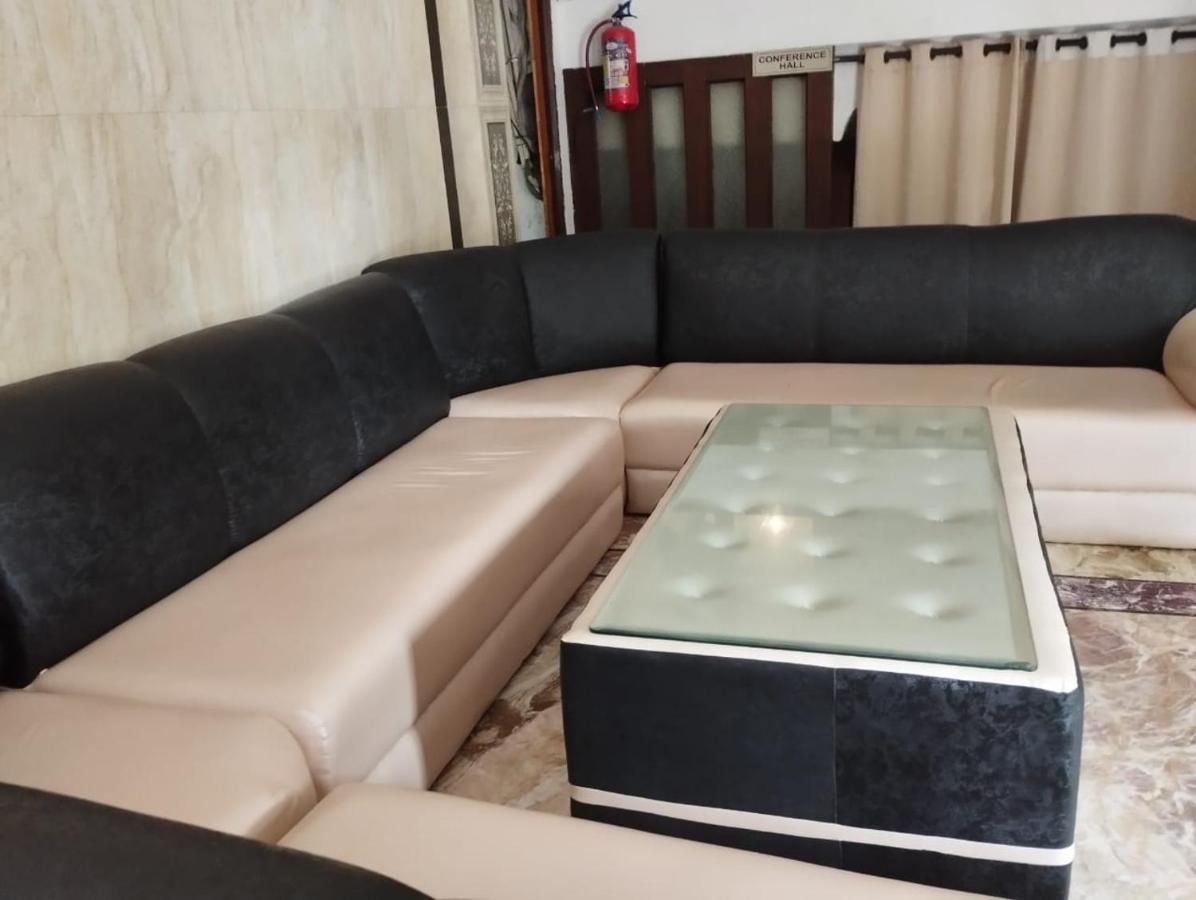 Hotel Tara Palace By Goyal Hoteliers Агра Екстериор снимка