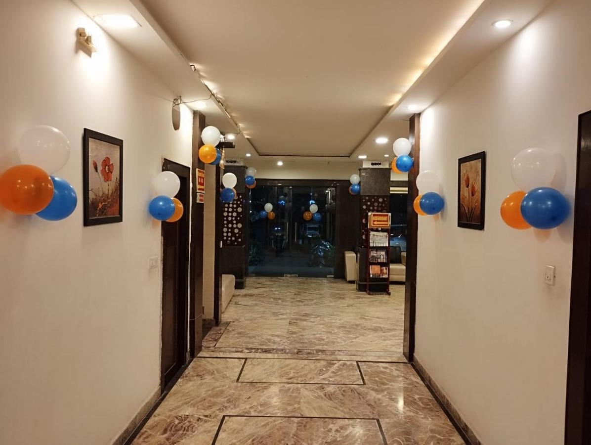 Hotel Tara Palace By Goyal Hoteliers Агра Екстериор снимка