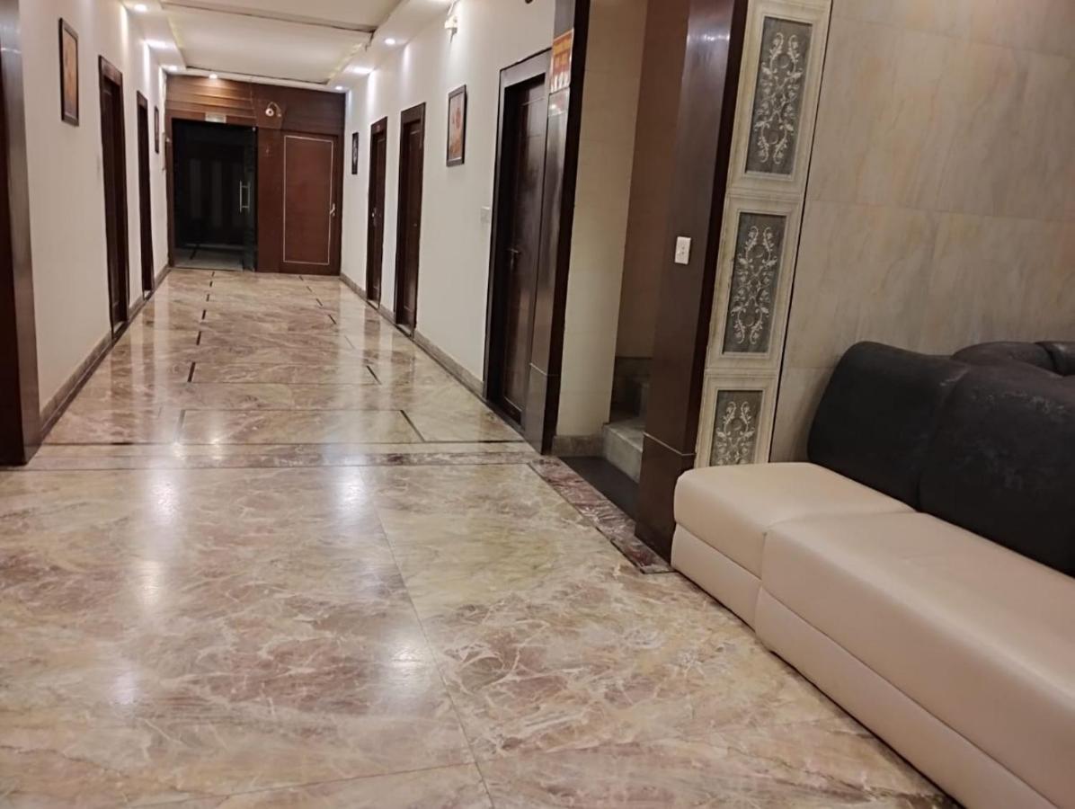 Hotel Tara Palace By Goyal Hoteliers Агра Екстериор снимка