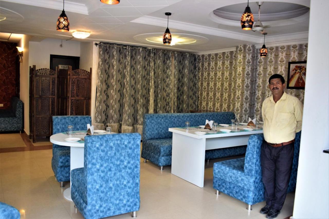 Hotel Tara Palace By Goyal Hoteliers Агра Екстериор снимка